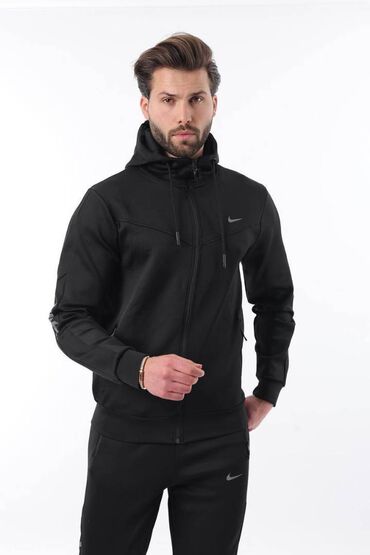 Trenerke: Nike muška trenerka

Novo
Mokra likra
Veličine m l xl 2xl — 9