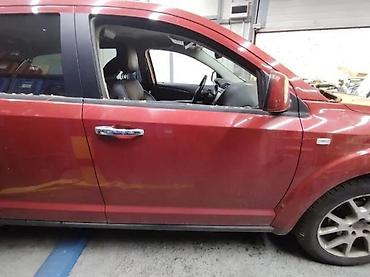 Bočna vrata: Fiat Freemont prednja desna vrata crvena. Fiat Freemont prednja desna — 2