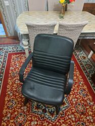 стул для пианино: Təkərsiz