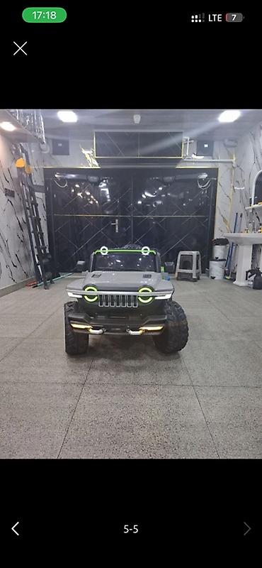 Jeep: Uşaq üçün elektrikli off-road Jeep tipli maşın - Korpus: boz/qara at lalafo.az — 3 Jeep: Uşaq üçün elektrikli off-road Jeep tipli maşın - Korpus: boz/qara — 3