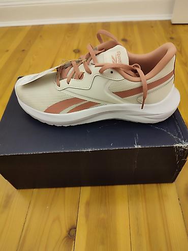 Krasofkalar və idman ayaqqabıları: Brendlərdən idman ayaqqabıları seçimi 1) Adidas idman ayaqqabısı ölçü — 6