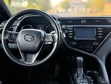 in car: Toyota Camry: 2018 г., 2.5 л, Автомат, Гибрид, Седан — 7