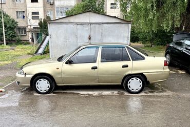 Daewoo: Daewoo Nexia: 2011 г., 1.5 л, Механика, Бензин, Седан
