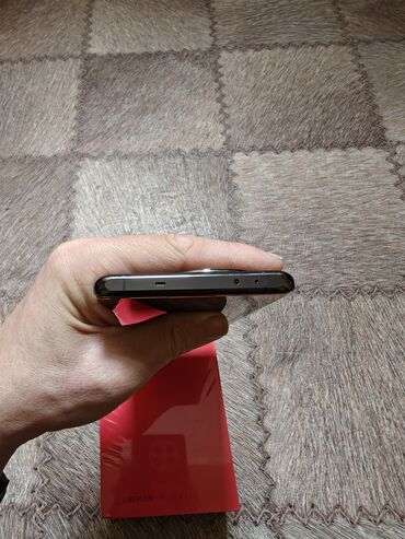 OnePlus: OnePlus 12, Б/у, 256 ГБ, цвет - Черный, 2 SIM — 6