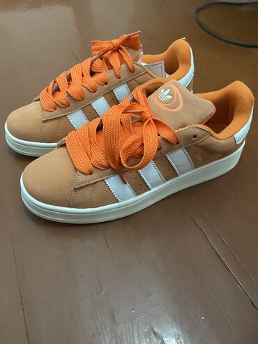 купальники бишкек дордой: Эркектердин кроссовкасы, 44, Adidas, Жаңы, түсү - Ток сары, Акылуу жеткирүү, Өзү алып кетүү