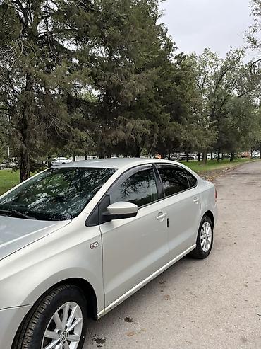 Volkswagen: Volkswagen Polo: 2011 г., 1.6 л, Механика, Бензин, Седан — 4