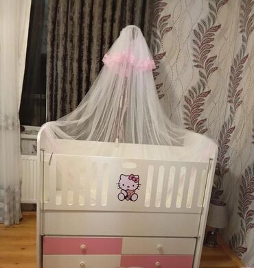 uşaq ucun donlar: Uşaq beşiyi eıa veziyyetde. Her seyi ustunde verilir. Qiymet 100 azn