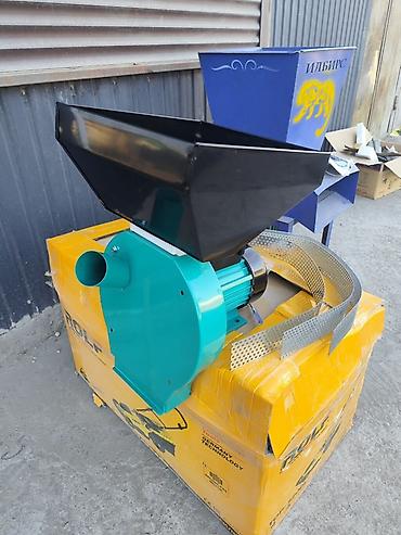 Кормоизмельчитель электрический M.I.R. model MR-1801 Назначение: -