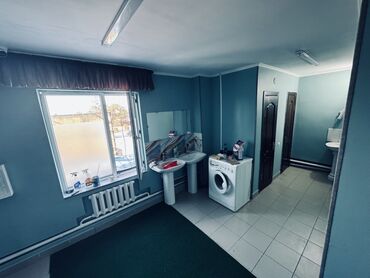 Отели и хостелы: Хостел Описание: - Комнаты на 4 человека с двухъярусными кроватями — 8