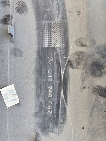 Панели, обшивки: Обшивка багажника Mercedes-Benz 1998 г., Б/у, Оригинал, Германия — 5