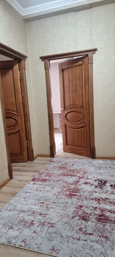 двухэтажный дом в бишкеке: 3 комнаты, Риэлтор, С мебелью полностью