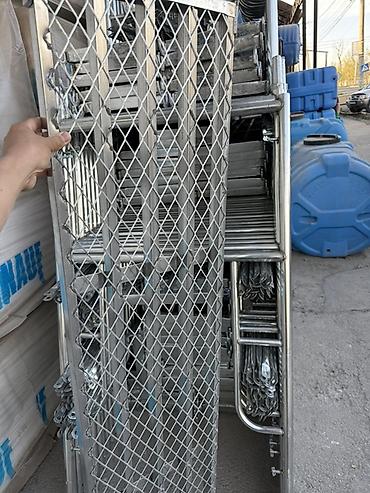 Металлические заборы: Леса из оцинкованной стали (мобильные, секционные) Описание: - — 2