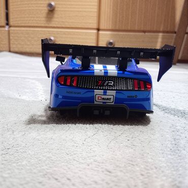 Autići: Nov auto na daljinsko upravljanje. Pale mu se prednja svetla i svetla — 12