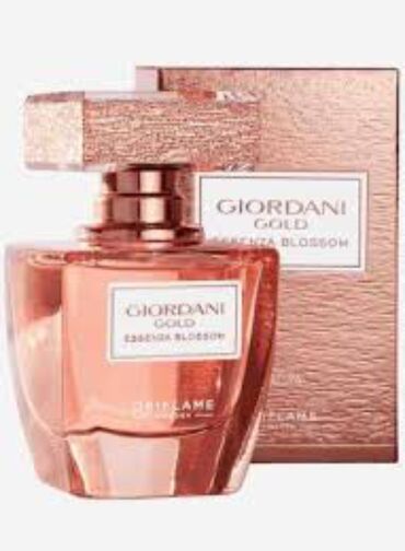 dövşan dərisindən qadın şubası: Oriflame " Giordani Gold Essenza Blossom" qadin parfumu.50ml
