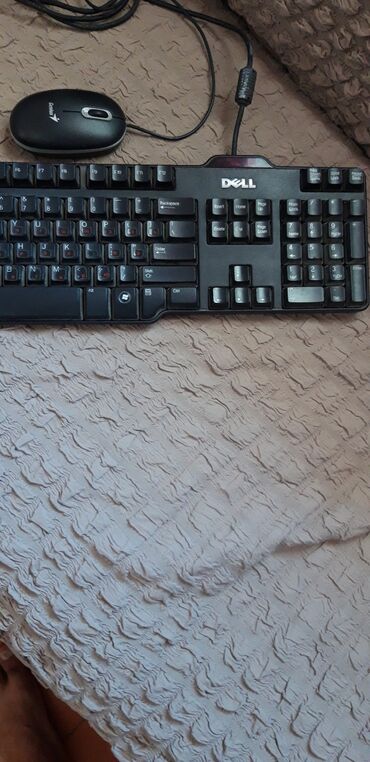 gaming klaviatura: DELL-клавиатура+мышкаGenius-10azn