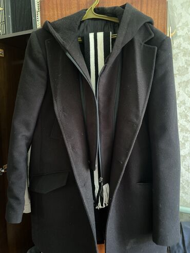 черная кожаная куртка: Мужские вещи разные размер 48-50 Куртка кожаная 1500 Халаты по 500