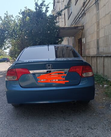 BMW: Honda Civic sedan - Kuzov: sedan, mavi rəng - Mühərrik/ötürmə