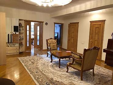 kohnə binalar: Bakı, 9-cu mikrorayon, 3 otaqlı, Köhnə tikili, m. Memar Əcəmi, 140 kv. m — 2