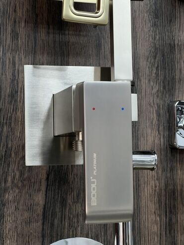 уровень рамный: Смеситель для раковины BOOU Platinum - Тип: однорычажный смеситель -