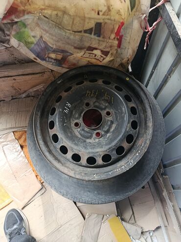 авто за 300: Продаю шину (диска) 6шт 1 штуку диска
8 тыс сом