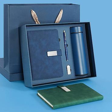 Канцтовары: Премиум наборы: блокнот + ручка + аксессуары В наборе: блокнот + ручка — 22