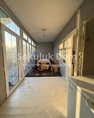 Продажа коттеджей и домов: 🏠Продается дом в с. Сокулук, не далеко от трассы 🟡Комнаты: 3 🟡Участок — 5