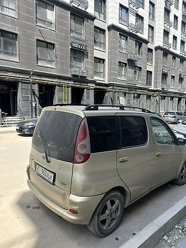 voxy noah: Toyota Yaris Verso: 2002 г., 1.3 л, Автомат, Бензин, Минивэн — 3