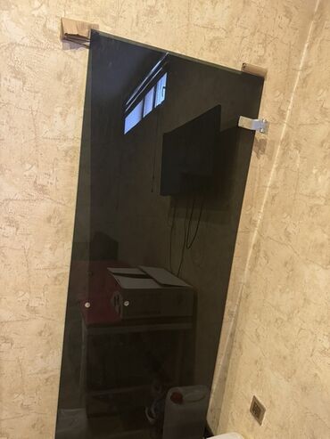 Pəncərə şüşələri: İşlənmiş Pəncərə şüşəsi, Еni: 73 sm, Uzunluğu: 2 sm
