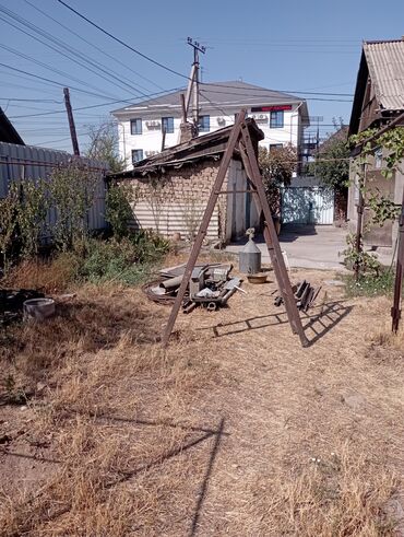 продаю лесница: Бүктөлүүчү тепкич-стремянка, Материалы: Металл, Үй үчүн, Бийиктиги: 2–3 м