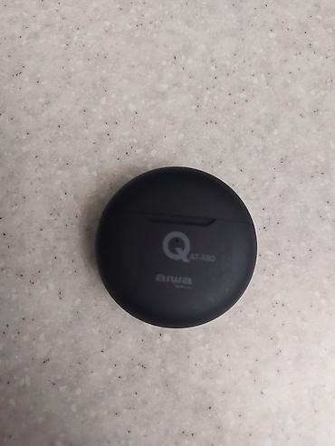 simsiz mikrofon: Aiwa Q AT-X80 simsiz qulaqlıq - Şık qara rəng, kompakt dairəvi şarj — 4