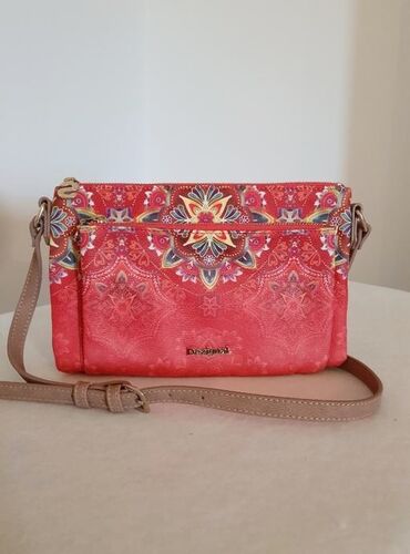 torbice za pasos oko vrata: Elegant purse, Desigual