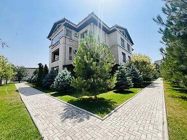 Продажа квартир: 2 комнаты, 109 м², ул. Ахунбаева / Малдыбаева Элитка, 1 этаж, Евроремонт — 1