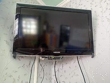 samsung 15: Телевизор Samsung, диагональ ориентировочно 32". Плоская панель — 1