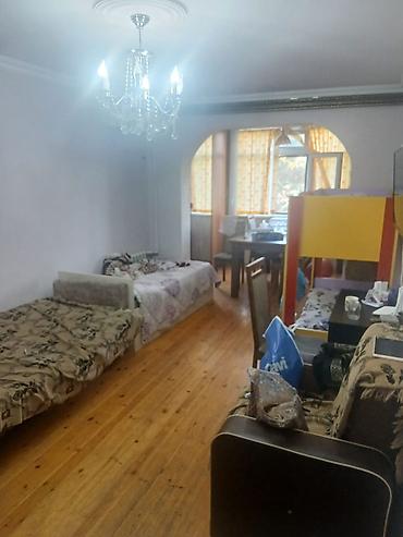 1: Nefciler Metrosuna Yaxln 5 Mərtəbəli Binanln 3 cu Mərtəbəsində orta — 1