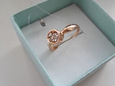 кольце золото: Кольцо танцуюшим бриллиантом не угадали размером.Куплено в Москве,мне