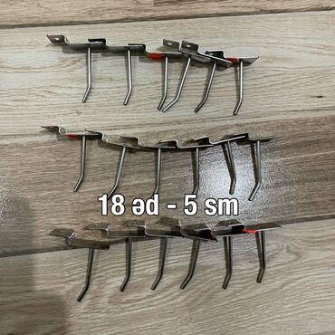 Bijuteriya vitrinləri: Ətir, aksesuar, bijuteriya vitrini Ünvan; Yeni Ramana, Şuşa şəhərciyi — 7