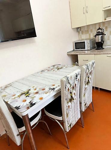 kuxna stulari: Mətbəx üçün, İşlənmiş, Açılan, Dördbucaq masa, 4 stul — 1