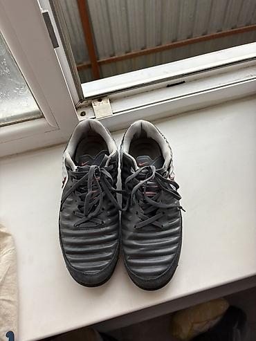 nike react: 41р одевал примерно 4 раза Причина продажи ( на размер большие они — 6
