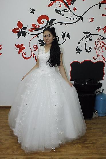 Свадебные платья: Свадебное платье, La Sposa, Винтажный стиль, Закрытое, Открытая спина, Гипюр, Пышное, Китай, Кружево, Б/у at lalafo.kg — 7 Свадебные платья: Свадебное платье, La Sposa, Винтажный стиль, Закрытое, Открытая спина, Гипюр, Пышное, Китай, Кружево, Б/у — 7