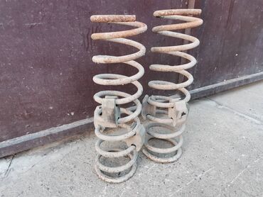 Auto delovi: Zadnje opruge za Ladu 2121,21213,21214 Niva br.4. Očuvano, skinuto — 3