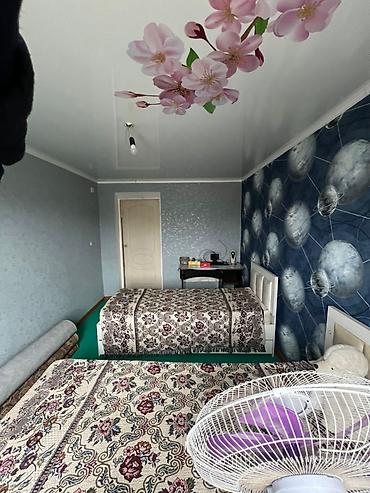 Продажа коттеджей и домов: 🏡 Продается уютный двухэтажный Дом в ж/м Ак-Тилек! 📐 Площадь дома — 17