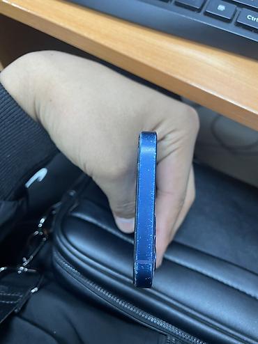 jet black: IPhone 12, Б/у, 128 ГБ, Синий, Чехол, 74 % — 4