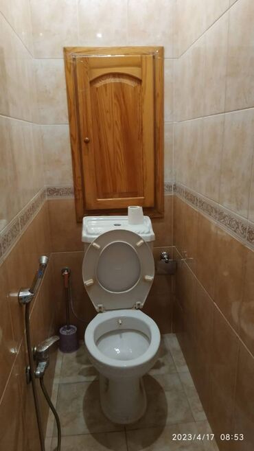 Uzunmüddətli kirayə mənzillər: Ev remontdan yeni cixib 4 ay boş qalib cemi. Ev esyasiz verilir, Su — 5