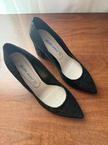 замшевые женские кеды: Tuflilər, Ölçü: 38, rəng - Qara, Yeni