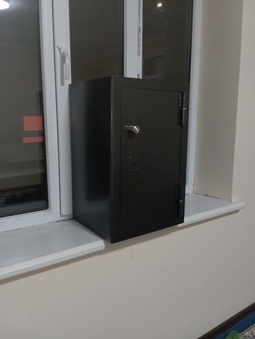 сейф для инструмента: Сейф для денег и документов, Механический, Комбинированные