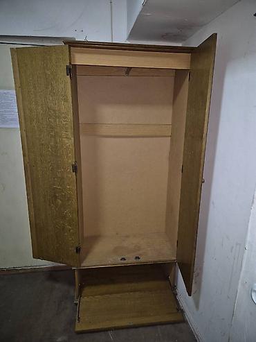 Шифоньеры, шкафы для одежды: Шкафы деревянные. Цены от 700 сом до 2000 сом. Пишите номер фото — 3