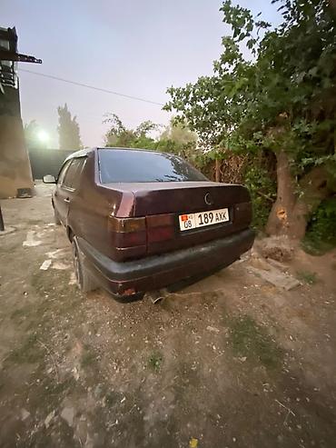 я ищу венто: Volkswagen Vento: 1994 г., 1.8 л, Механика, Бензин, Седан — 10