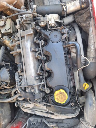 Другие детали для мотора: Автозапчасти с разборки Ассортимент на фото: - Амортизаторные стойки — 9