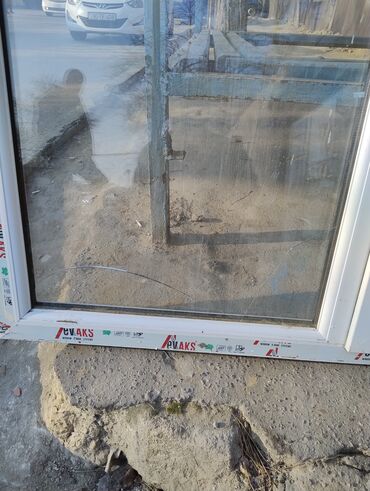 Plastik pəncərələr: Ağ rəngdə plastik pəncərə. Bu pəncərə, müxtəlif layihələrdə istifadə — 15