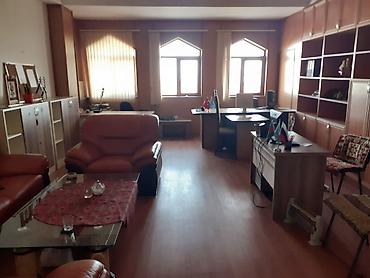 Kommersiya daşınmaz əmlakı: Xetai metro . A.M.A.Y ticaret merkezinde ofis icareye verilir. mebel — 2